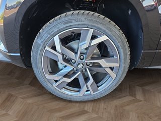 Skoda Karoq Sportline 2,0TDI DSG 4x4 Pano/4*J.Gar/aAHK/Navi    ** - bilder 10