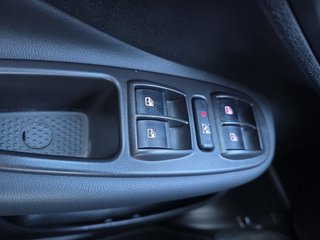 Fiat 500L 1.6 M-Jet 17*Alu/WR/Navi/Kamera/Temp. - bilder 14