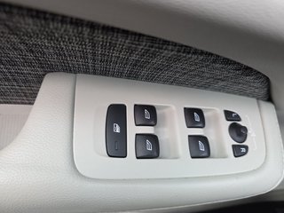 Volvo V60 T6 Twin Engine AWD 8*Alu/LED/Navi/el.Klappe - bilder 15