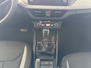 Skoda Kamiq Selection 1,0TSI DSG Kessy/Kamera/Temp/2-Z.Klimaaut.  ** - foto 7