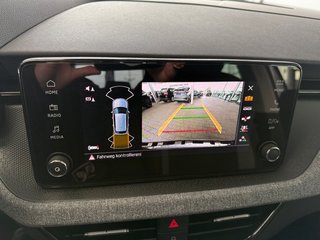 Skoda Kamiq Selection 1,0TSI DSG Kessy/Kamera/Temp/2-Z.Klimaaut.  ** - foto 24