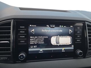 Skoda Karoq Sportline 1,5TSI DSG aAHK/ACC/Matrix/Kessy/el.Klappe   ** - bilder 40