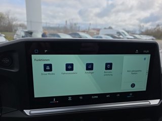 Volkswagen T7 2,0TDI 150PS Voll-LED/AHK/Kamera/Temp. ** - bilder 24