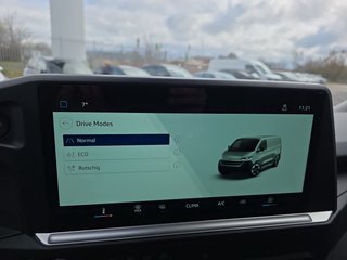 Volkswagen T7 2,0TDI 150PS Voll-LED/AHK/Kamera/Temp. ** - bilder 25