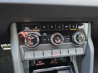 Skoda Karoq Sportline 1,5TSI DSG 4*J.Gar/aAHK/Matrix/Navi  ** - bilder 24