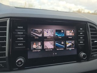 Skoda Karoq Sportline 1,5TSI DSG 4*J.Gar/aAHK/Matrix/Navi  ** - bilder 43