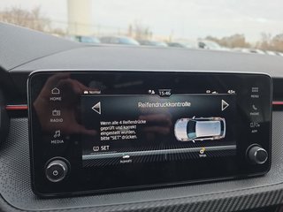 Skoda Kamiq Monte Carlo 1,5TSI DSG 4*J.Gar/AHK/18*Alu/el.Klappe - bilder 41