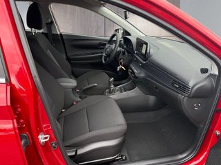 Hyundai i20 1.0 T-GDI Navi/Kamera/Winterp.  ** - bilder 12