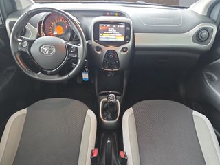 Toyota Aygo 1.0 x-play Kamera/Alu/WR/Temp. - bilder 6