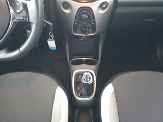 Toyota Aygo 1.0 x-play Kamera/Alu/WR/Temp. - bilder 7