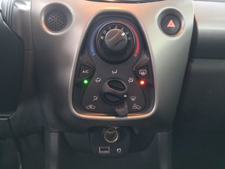 Toyota Aygo 1.0 x-play Kamera/Alu/WR/Temp. - bilder 19
