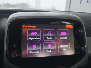 Toyota Aygo 1.0 x-play Kamera/Alu/WR/Temp. - bilder 25