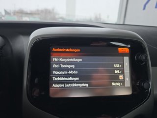 Toyota Aygo 1.0 x-play Kamera/Alu/WR/Temp. - bilder 27