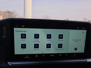 Volkswagen T7 2,0TDI 150PS Voll-LED/AHK/Kamera/Temp. ** - bilder 22