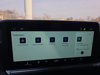 Volkswagen T7 2,0TDI 150PS Voll-LED/AHK/Kamera/Temp. ** - bilder 30