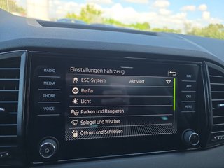 Skoda Karoq 1,5TSI DSG 4*J.Gar/aAHK/Kamera/Kessy/Winterp.  ** - foto 34