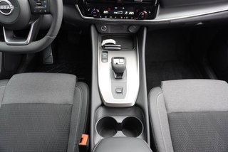 Nissan Qashqai 1,3 DIG-T Xtronic Navi/Head-Up/LED/el.Klappe  ** - foto 18