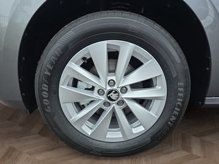 Skoda Kamiq Selection 1,5TSI Kamera/LED/Kessy/Winterp.  ** - bilder 9