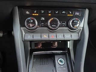 Skoda Karoq 1,0TSI 115PS Navi/LED/ACC/Kamera/Winterp.  ** - bilder 18