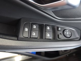 BMW 330d Sport Line Pano/Navi/LED/el.Klappe/Keyless - bilder 19