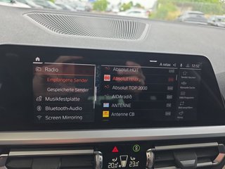 BMW 330d Sport Line Pano/Navi/LED/el.Klappe/Keyless - bilder 27