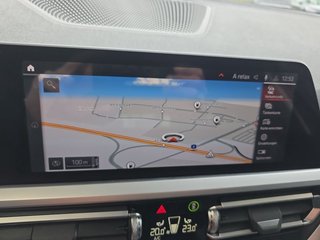 BMW 330d Sport Line Pano/Navi/LED/el.Klappe/Keyless - bilder 29
