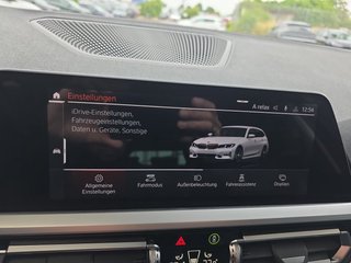 BMW 330d Sport Line Pano/Navi/LED/el.Klappe/Keyless - bilder 34