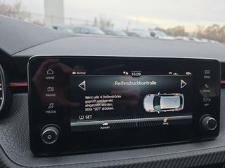 Skoda Kamiq Monte Carlo 1,5TSI DSG 4*J.Gar/AHK/18*Alu/el.Klappe  ** - bilder 39