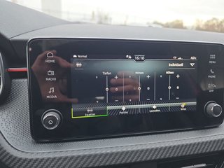 Skoda Kamiq Monte Carlo 1,5TSI DSG 4*J.Gar/AHK/18*Alu/el.Klappe  ** - bilder 42