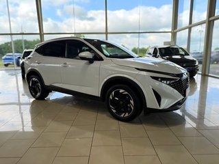 Nissan Qashqai 1,3 DIG-T Xtronic Pano/LED/Navi/Kamera/Keyless ** - foto 4