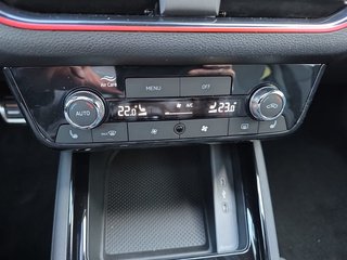 Skoda Kamiq Monte Carlo 1,5TSI DSG AHK/Matrix/el.Klappe         ** - foto 22