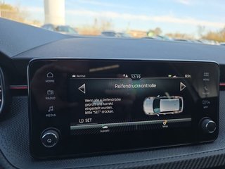 Skoda Kamiq Monte Carlo 1,5TSI DSG AHK/Matrix/el.Klappe         ** - foto 38