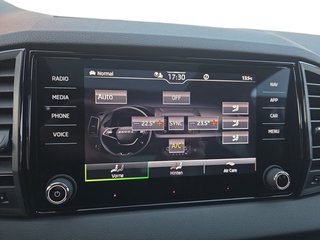 Skoda Karoq Sportline 2,0TDI DSG 4x4 aAHK/Pano/4*J.Gar/Matrix/Navi   ** - foto 45