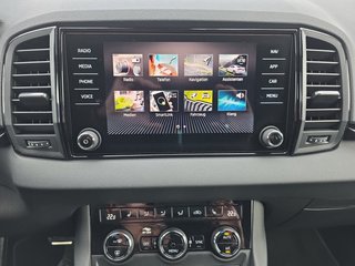 Skoda Karoq Sportline 1,5TSI DSG aAHK/ACC/Matrix/Navi/el.Klappe   ** - foto 19