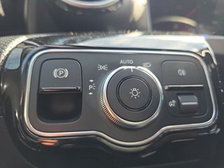 Mercedes-Benz A 200 AMG Line Voll-LED/Navi/Sitzhz/Klimaaut. - foto 17