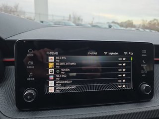 Skoda Kamiq Monte Carlo 1,5TSI DSG 4*J.Gar/AHK/18*Alu/el.Klappe  ** - foto 26