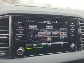 Skoda Karoq Sportline 1,5TSI DSG 4*J.Gar/Pano/aAHK/Matrix/Navi    ** - foto 43