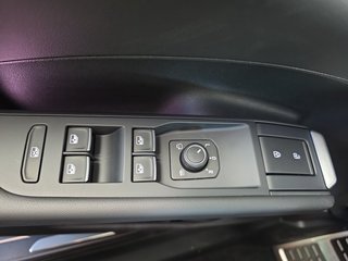 Volkswagen T-Roc R-Line 1.5 eTSI aAHK/Easy Open/Winterp.  ** - foto 16