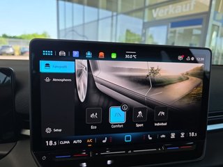 Volkswagen T-Roc R-Line 1.5 eTSI aAHK/Easy Open/Winterp.  ** - foto 34