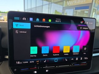 Volkswagen T-Roc R-Line 1.5 eTSI aAHK/Easy Open/Winterp.  ** - foto 35