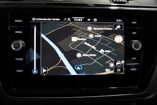 Volkswagen Touran 1,5TSI DSG 7-Sitzer/Easy Open/Kamera - bilder 32