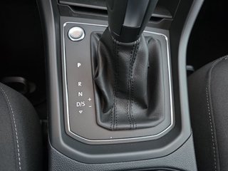 Volkswagen Touran 1,5TSI DSG 7-Sitzer/Easy Open/Kamera  ** - foto 20