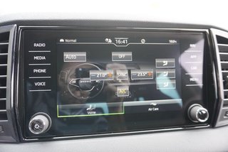 Skoda Karoq Sportline 1,5TSI DSG aAHK/Matrix/Kessy/Kamera   ** - bilder 43