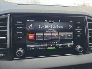 Skoda Karoq Sportline 1,5TSI DSG 4*J.Gar/Pano/aAHK/Matrix/Navi    ** - bilder 23