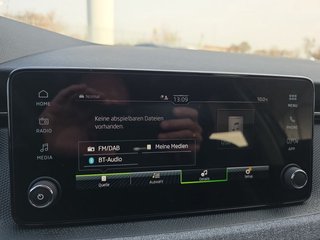 Skoda Kamiq Selection 1,0TSI DSG AHK/Kamera/LED/Kessy/Winterp.  ** - foto 23