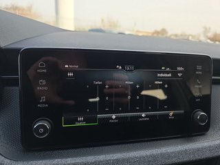 Skoda Kamiq Selection 1,0TSI DSG AHK/Kamera/LED/Kessy/Winterp.  ** - foto 37