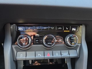 Skoda Karoq Sportline 1,5TSI DSG 4*J.Gar/Pano/aAHK/Matrix/Navi    ** - bilder 24