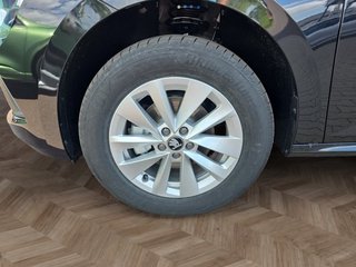 Skoda Kamiq Selection 1,0TSI DSG Kessy/Kamera/Temp/2-Z.Klimaaut.   ** - foto 10