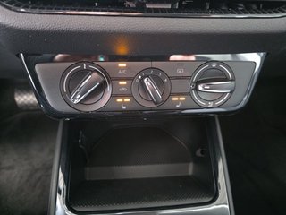 Skoda Fabia 1,0TSI DSG 5*J.Gar/LED/Winterp/Temp.   ** - bilder 18