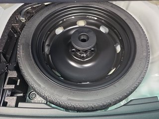 Skoda Karoq 1,5TSI DSG 4*J.Gar/aAHK/Kamera/Kessy/Winterp.  ** - bilder 15